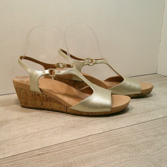 Naturalizer Women's Maura Open Toe Silver Metallic Sandal Size 8 - Picture 3 of 10